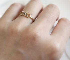 Dainty infinity ring 8.5 size in gold
