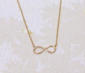 Infinity necklace in gold, everyday jewelry, delicate minimal jewelry