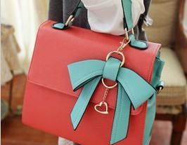 Unique dimensional bow handbag