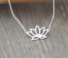 Lotus flower necklace 