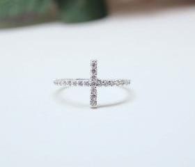 RHINESTONE SIDEWAYS CROSS ring in silver-size 8
