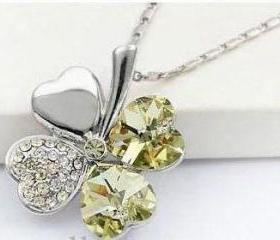 New Swarovski Crystal Lucky Four Leaf Clover Pendant Necklace