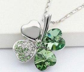 New Swarovski Crystal Lucky Four Leaf Clover Pendant Necklace