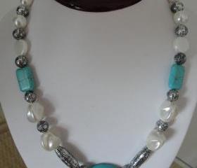 Pretty Turquoise and White Beaded Fashion Necklace