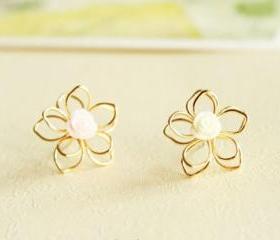 Sweet Vogue Girly Resin Flower Stud Earrings
