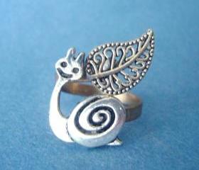  Silver snail ring with a leaf wrap ring