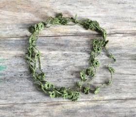 Delicate Crochet Flower Necklace in Moss Green