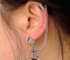 Silver Tassel Anchor Ear Clip