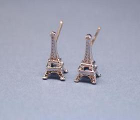 Eiffel Tower studs earrings in Silver/ sterling silver post