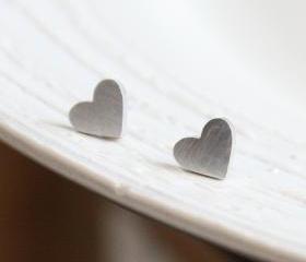Tiny heart earring