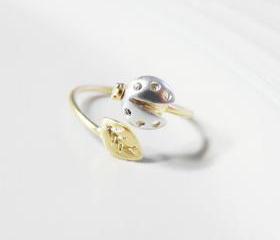 Adjustable ladybug with gold leaf ring, knuckle ring, adjustable ring