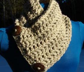  Le Petite Saranac Coconut Button Chunky Cowl - Wheat
