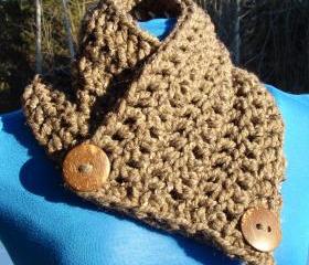  Le Petite Saranac Coconut Button Chunky Cowl - Barley