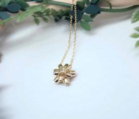 Gift Wrapping Bow Necklace in gold