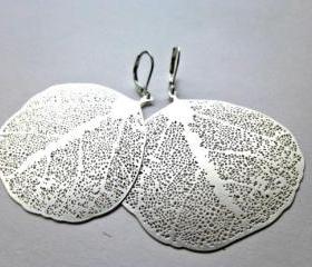 Silver leaf earrings & leverback silver ear wire. Silver hoop, filigree leaf, sterling sliver earrings. Hoops. Woodland. Boho. Bohemian.