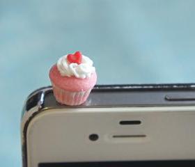red velvet cupcake phone plug
