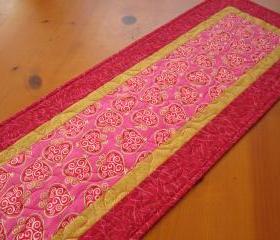 Quilted Table Topper Gold Hearts