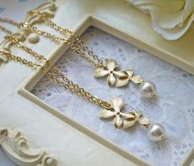 Matte Gold Orchid And Pearl Pendant Necklace.Wedding Jewelry. Bridesmaid Necklace. Modern. Elegant