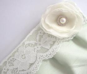 Wedding / Bridal / Bridesmaid Clutch - Simply Lace Clutch Purse - Stardust Brooch Bridesmaid Purse