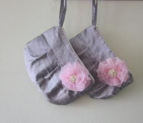Wedding / Bridal / Bridesmaid Clutch / Wristlet clutch with soft pink stardust brooch - Perfect Bridesmaid Gift