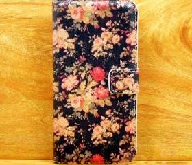 Retro Black Floral Pattern iPhone 5 Cover