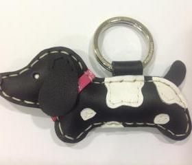 Lori the Dachshund Leather Keychain ( Black / Pink collar )