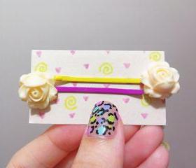 Clay Flower Bobby Hair Pin in a Pair ( Cream / Milky )