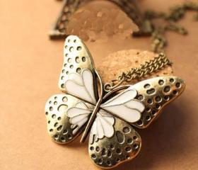 Classical fashion noble White wings Butterfly necklace