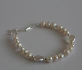  Ivory freshwater pearl, coin pearl and sterling silver bracelet
