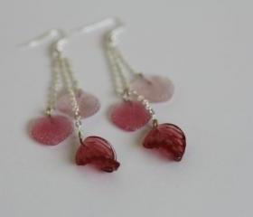 Falling leaves earrings in pink