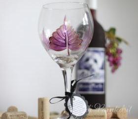 Purple leaf with gold trim painted wine glass - Dishwasher safe 