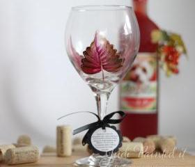 Red leaf with gold trim painted wine glass - Dishwasher safe 