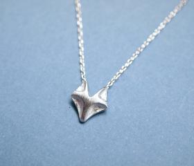 Fox charm pendant necklace in matte silver