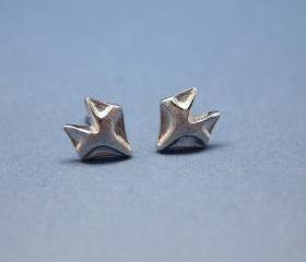 Fox studs earrings in matte silver