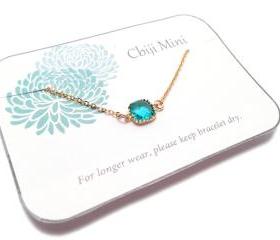 emerald green dainty charm bracelet - emerald green crystal - bezel bracelet