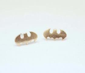 Batman studs earrings in gold,925 silver post