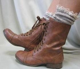 SLX204L Miss Tori Oatmeal lace slouch socks