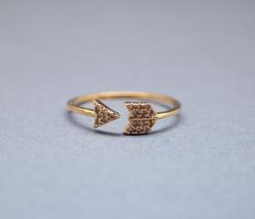 Arrow ring with Rhinestone in gold Adjustable Ring