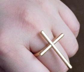 Retro Style Golden Cross Brief Ring