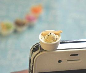 ice cream phone plug