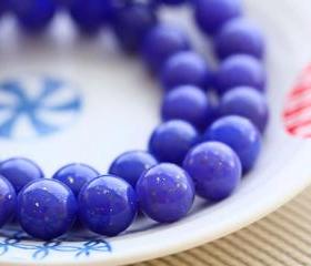 Vintage Lucite Sapphire Quartz Glittered Round Beads