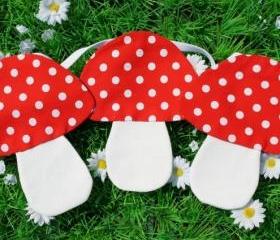 Toadstool Bunting 