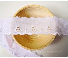 Scallop white cotton trim 