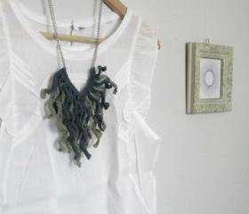 Crochet fringes necklace, moss green and grey cotton yarn.