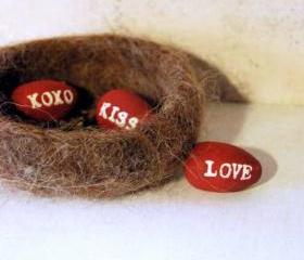 Love Nest - Love, Kiss, XOXO Wool Felt Nest and Valentine Eggs