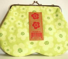 Green flowers glasses purse